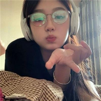 壁花女孩梦游中